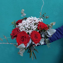 Charger l&#39;image dans la galerie, bouquet_fleurs_EVENEMENT_rose_rouge_alizee_fleuriste_nantes_la_serre_zola_livraison_1

