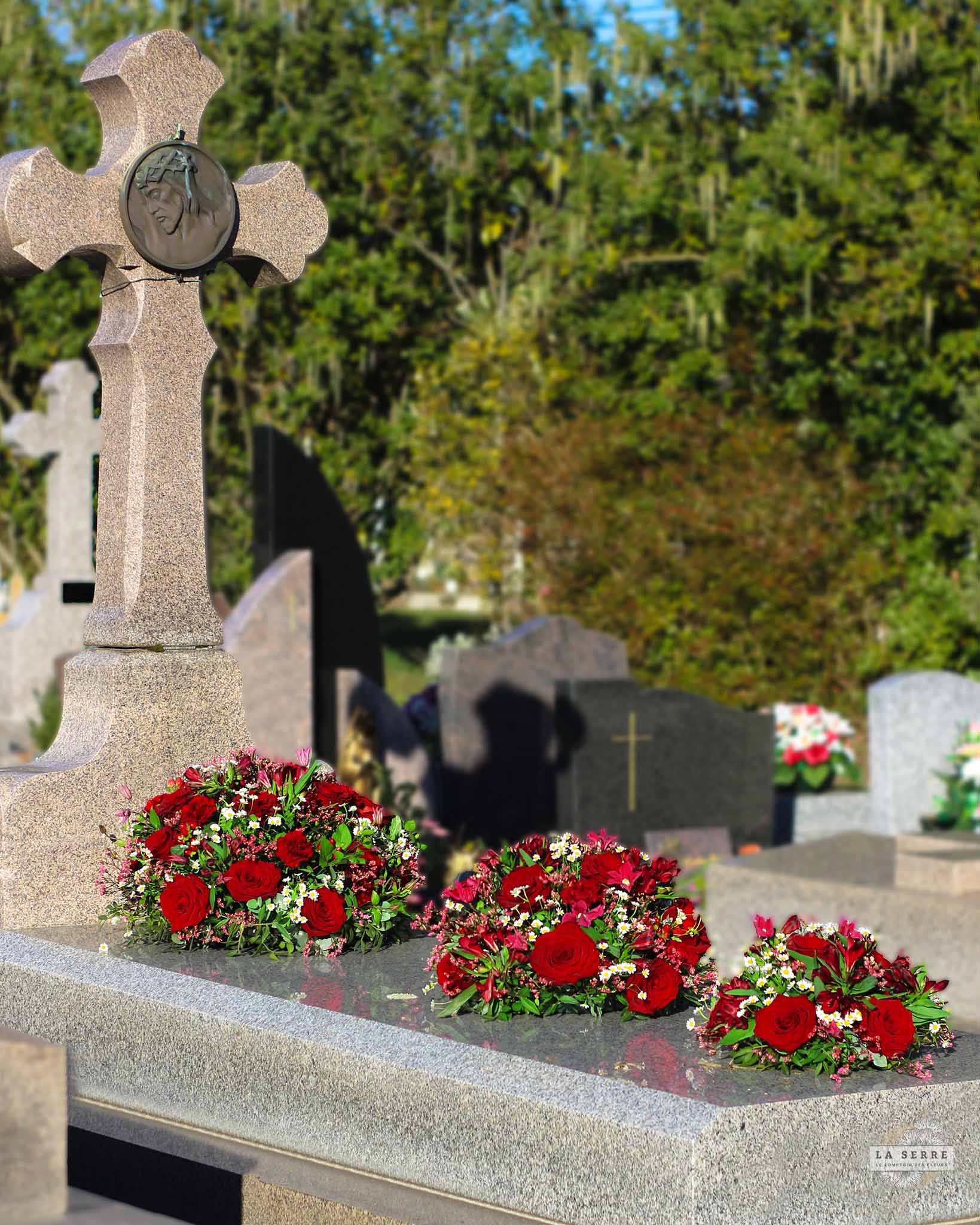 Coussin de fleurs pour enterrement. Livraison rapide à Nantes et sa périphérie. Fleuriste Nantes